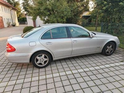 Mercedes E200