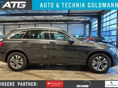 Używany Mercedes GLC200 225 KM (165 kW) 2020 Szary SUV