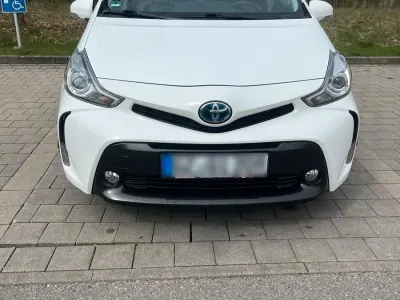 Used Toyota Prius+ 136 HP (100 kW) 2015 White Minivan