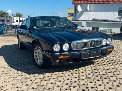 Jaguar XJ8