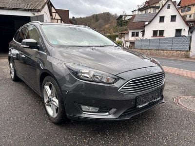 Gebraucht Ford Focus Titanium 125 PS (91 kW) 2015 Grau Kombi