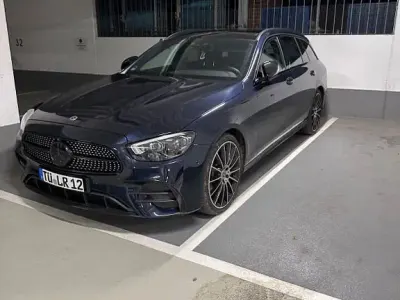 Używany Mercedes E400 330 KM (242 kW) 2020 Niebieski Sedan/Limuzyna