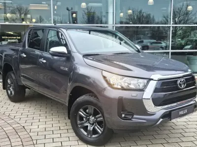 Neu Toyota HiLux Connect Style 150 PS (110 kW) 2025 Marlingrau metallic Pickup