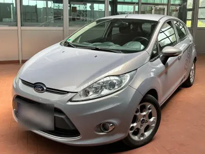 Gebraucht Ford Fiesta Titanium 82 PS (60 kW) 2012 Grau Limousine