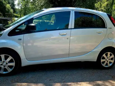 Gebraucht Peugeot iON 49 kW (67 PS) 2020 Weiß Kleinwagen