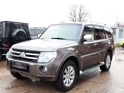 gebraucht Mitsubishi Pajero 3.2 Aut DI-D Limited Edition Pano.Tüv NEU