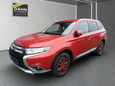 Używany Mitsubishi Outlander Edition 150 KM (110 kW) 2017 Czerwony SUV