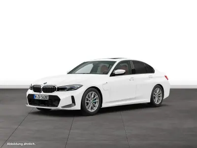 Gebraucht BMW 330e M Sport 292 PS (214 kW) 2025 Weiß Limousine
