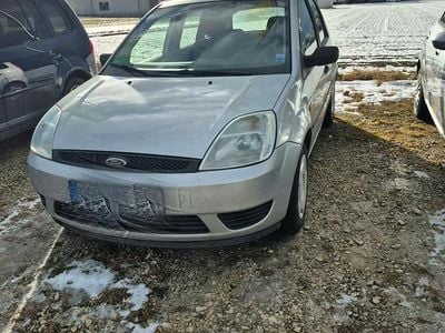 Usata Ford Fiesta 70 CV (51 kW) 2005 Argento Utilitaria