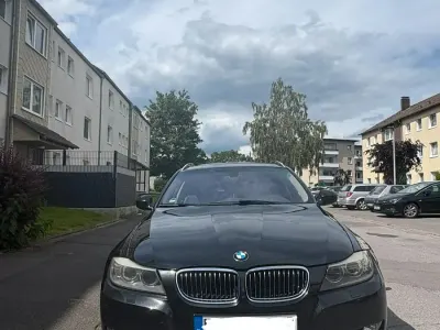 Gebraucht BMW 325 218 PS (160 kW) 2011 Schwarz Kombi