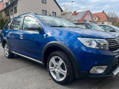 Usata Dacia Logan MCV Stepway 101 CV (74 kW) 2020 Blu Berlina