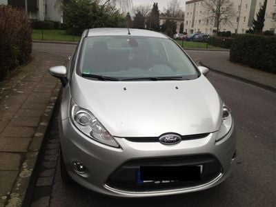 Gebraucht Ford Fiesta Titanium 82 PS (60 kW) 2011 Silber Kleinwagen