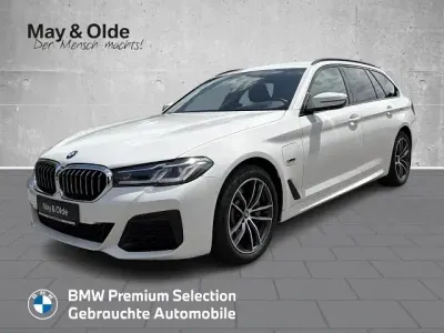 Gebraucht BMW 530 M Sport 292 PS (214 kW) 2022 Weiss Kombi