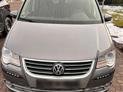 Grau Gebraucht 2010 VW Touran Comfortline Van / Kleinbus | 6.000 € (Guter Preis)