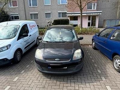 Usata Ford Fiesta 75 CV (55 kW) 2008 Blu Utilitaria