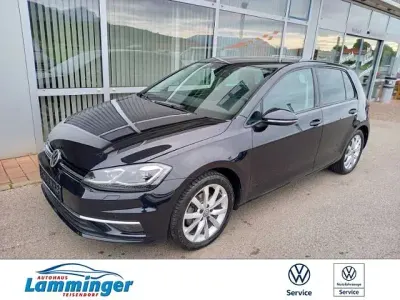 Gebraucht VW Golf VII Highline 150 PS (110 kW) 2019 Deep black perleffekt Limousine