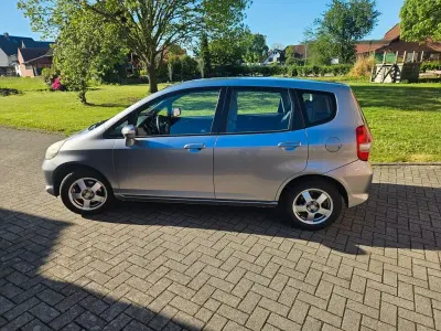 Käytetty Honda Jazz LS 83 HP (61 kW) 2006 Hopea Viistoperä