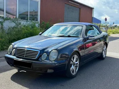 Gebraucht Mercedes CLK320 218 PS (160 kW) 1998 Blau Cabrio