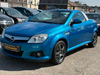 Usata Opel Tigra Sport 90 CV (66 kW) 2004 Blu Cabrio