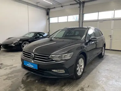Gebraucht VW Passat R 150 PS (110 kW) 2022 Grau Kombi