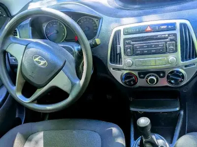 Gebraucht Hyundai i20 86 PS (63 kW) 2014 Schwarz Kleinwagen