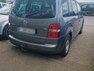 Second-hand VW Touran 110 CP (80 kW) 2004 Monovolum