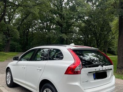 Gebraucht Volvo XC60 Ocean Race 181 PS (133 kW) 2015 Weiß SUV