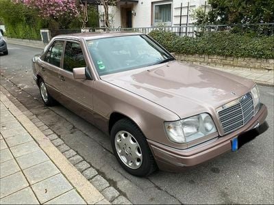 Second-hand Mercedes 220 150 CP (110 kW) 1993 Gri Berlinǎ