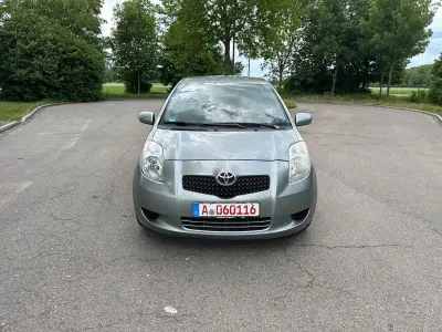 Gebraucht Toyota Yaris Sol 87 PS (63 kW) 2007 Silber Kleinwagen