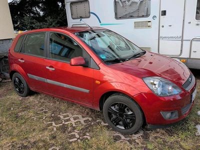 Gebraucht Ford Fiesta 80 PS (58 kW) 2007 Rot Kleinwagen