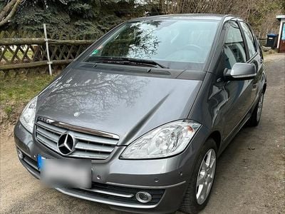 Gebraucht Mercedes A180 Elegance 116 PS (85 kW) 2011 Grau Limousine