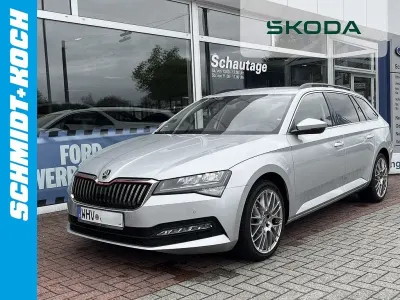 Gebraucht Skoda Superb Ambition 150 PS (110 kW) 2024 Brillantsilber metallic Kombi