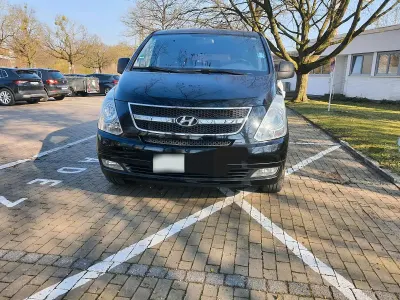 Second-hand Hyundai H-1 170 CP (125 kW) 2012 Negru Monovolum