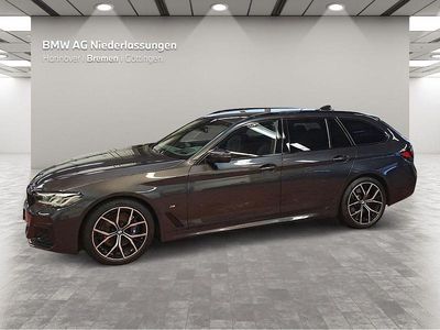 Grau Gebraucht 2023 BMW 520 M Sport Kombi | 39.901 € (Teuer)