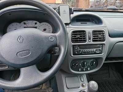 Gebraucht Renault Clio II 70 PS (51 kW) 1999 Grau Kleinwagen