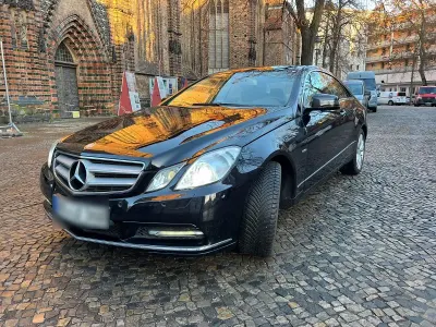 Gebraucht Mercedes E250 Elegance 204 PS (150 kW) 2011 Schwarz Coupé