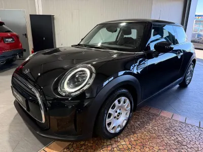 Gebraucht Mini ONE Essential 102 PS (75 kW) 2022 Schwarz Kleinwagen