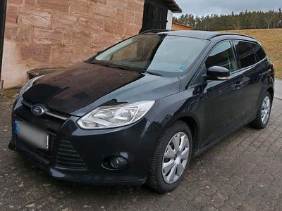Gebraucht Ford Focus 125 PS (91 kW) 2014 Schwarz Kombi