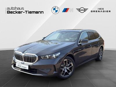 Neu BMW 520 Exclusive 197 PS (144 kW) 2026 Grau Limousine