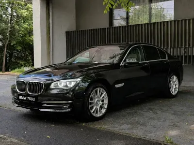 Gebraucht BMW 750 Performance 381 PS (280 kW) 2014 Schwarz Limousine