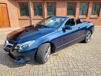 Gebraucht Mercedes E220 Sport Edition 170 PS (125 kW) 2015 Blau Cabrio