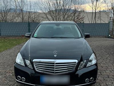 Gebraucht Mercedes E200 Elegance 184 PS (135 kW) 2010 Schwarz Limousine