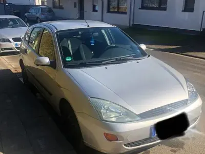 Gebraucht Ford Focus Ambiente 75 PS (55 kW) 2000 Schwarz Limousine