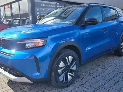 Neu Opel Frontera Ultimate 145 PS (106 kW) 2026 Khaki grün / dach schwarz SUV