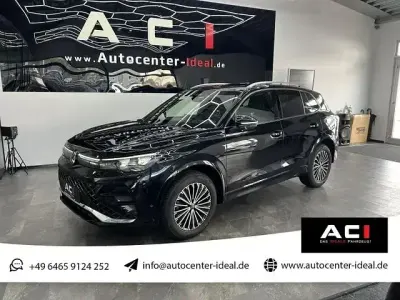 Gebraucht VW Tiguan R-line 150 PS (110 kW) 2025 Schwarz SUV