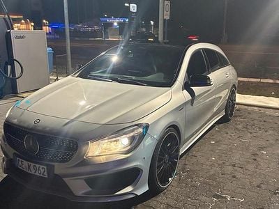 Silber Gebraucht 2015 Mercedes CLA250 Shooting Brake AMG Kombi | 14.499 € (Fairer Preis)