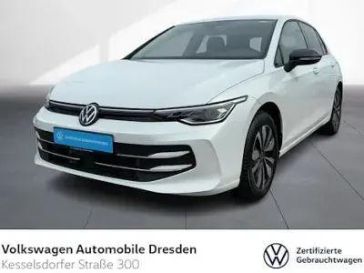 Gebraucht VW Golf VIII Goal 150 PS (110 kW) 2025 Oryxweiß perlmutteffekt Limousine
