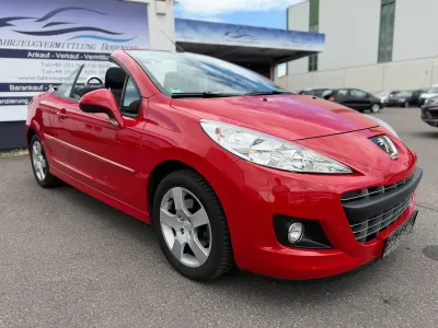 Gebraucht Peugeot 207 CC Active 120 PS (88 kW) 2012 Rot Cabrio