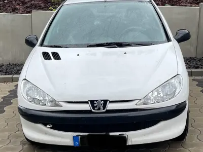 Gebraucht Peugeot 206 68 PS (50 kW) 2005 Weiß Kleinwagen