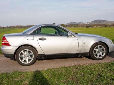 Second-hand Mercedes SLK230 193 CP (141 kW) 1997 Argintiu Cabrio
